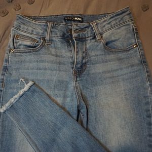 Fashion nova low-rise skinny jean!